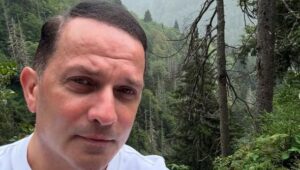 Avukat Mücahit Birinci'nin hayatı, eğitimi, kariyeri ve siyasi çalışmaları hakkında