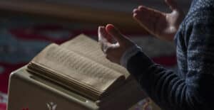 Ayetel Kürsi’nin okunuşu, anlamı ve fazileti hakkında detaylı bilgilerle manevi