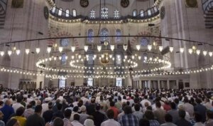 Bayram namazı kaç rekattır sorusunun cevabını, kılınış şeklini ve detaylarını