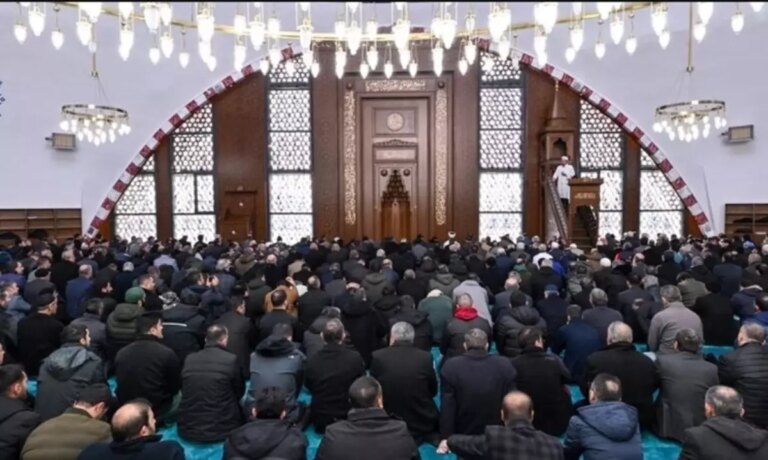 Bayram namazı nasıl kılınır 2025?