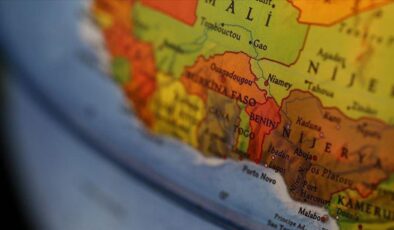 Benin Hakkında Bilgiler; Benin Bayrağı Anlamı, 2025 Nüfusu, Başkenti, Para Birimi Ve Saat Farkı