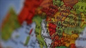 Bosna-Hersek Hakkında Bilgiler; Bosna-Hersek Bayrağı Anlamı, 2025 Nüfusu, Başkenti, Para Birimi Ve Saat Farkı