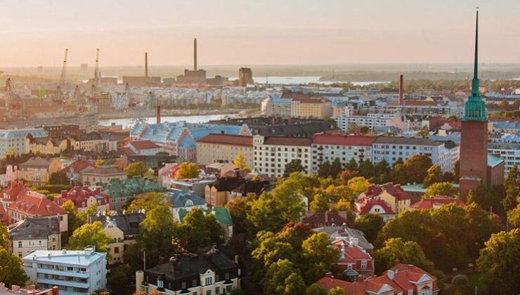 Finlandiya Hakkında Bilgiler; Finlandiya Bayrağı Anlamı, 2025 Nüfusu, Başkenti, Para Birimi Ve Saat Farkı