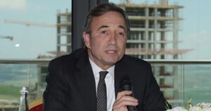 Hamdi Akın'ın yaşam öyküsü ve kariyerine dair detaylar. Hamdi Akın'ın