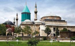 Mevlana Müzesi Konya’nın Neresindedir, Nasıl Gidilir? 2025 Giriş Ücreti Ve Ziyaret Saatleri