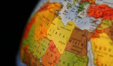 Mısır Hakkında Bilgiler; Mısır Bayrağı Anlamı, 2025 Nüfusu, Başkenti, Para Birimi Ve Saat Farkı