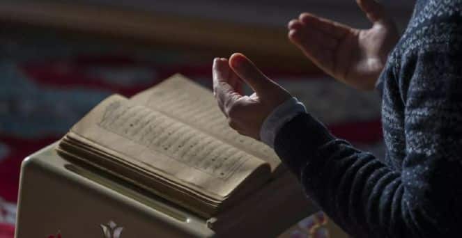 Felak Suresi Nasıl Okunur?