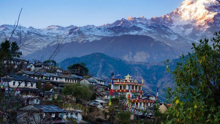 Nepal Hakkında Bilgiler; Nepal Bayrağı Anlamı, 2025 Nüfusu, Başkenti, Para Birimi Ve Saat Farkı