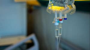 Serum orucu bozar mı? Dini açıdan serumun oruca etkisini ve