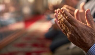 TEŞRİK TEKBİRİ OKUNUŞU | Kurban Bayramı teşrik tekbiri ne zaman biter, kaç kere getirilir? Teşrik tekbiri nasıl okunur, unutulursa kaza edilir mi? Diyanet Teşrik Tekbiri Arapça okunuşu!