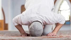 Yatsı namazı kaç rekat, nasıl kılınır? Detaylı kılınış sırası ve