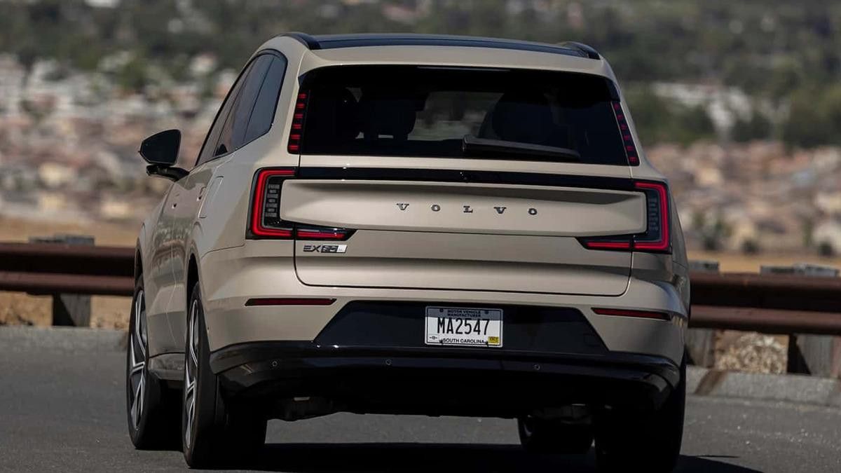 Volvo EX90’ın Yenilenen Yüzü: Teknoloji ve Hızda Yenilikler