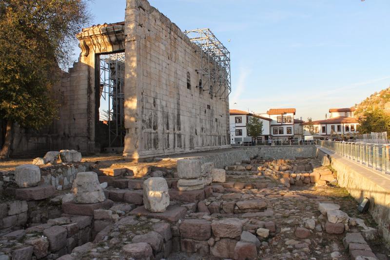 12. Augustus Tapınağı