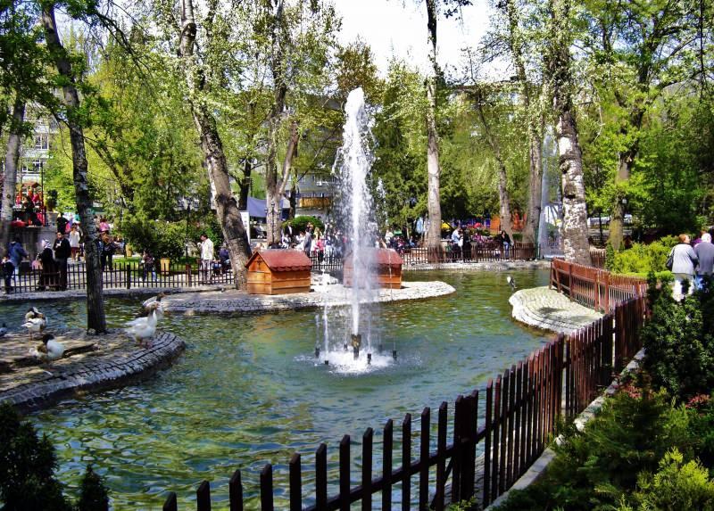 7. Tunalı Hilmi Caddesi ve Kuğulu Park