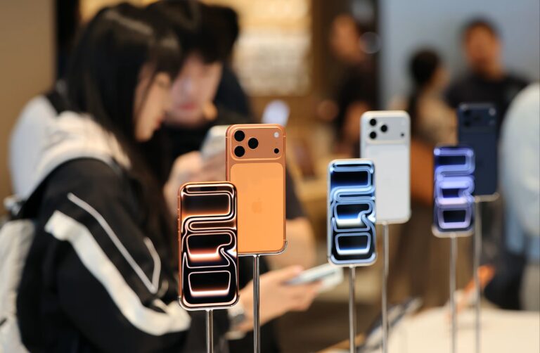 Apple Nears $4 Trillion Mark as iPhone 17 Sparks Record-Breaking Demand