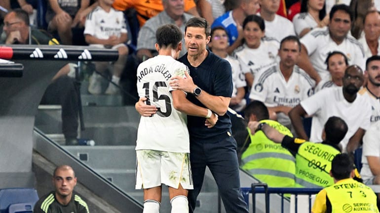 Real Madrid forması giyen milli futbolcumuz Arda Güler, bu sezon gösterdiği performansla Avrupa'da sıra dışı bir istatistiğe imza attı.