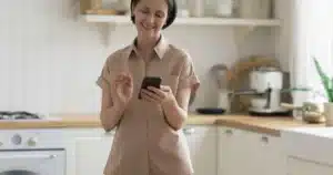 Kadınların bireysel emeklilikteki yükselişi ve finansal özgürlük yolculuklarını keşfedin, geleceklerine