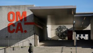 A major theft hits the Oakland Museum, leaving over a