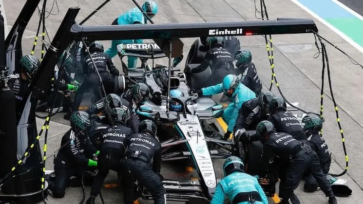 Mercedes-AMG PETRONAS ve SAP ortaklığıyla Formula 1’de yapay zeka destekli