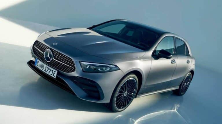 Mercedes-Benz Faces Significant Profit Slump and Launches €5 Billion Efficiency Drive