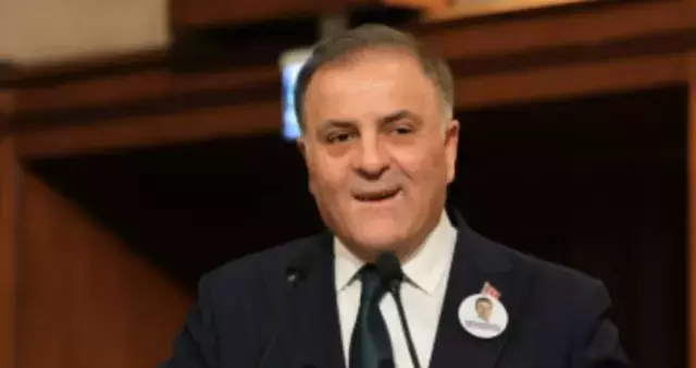 İstanbul Büyükşehir Belediyesinde gündemin odağına oturan isimlerden biri olan Nuri Aslan, kamuoyunun merak ettiği kişiler arasında yer alıyor. Ekrem İmamoğlu'nun yerine geçici olarak başkanlık görevini üstlenen Nuri Aslan'ın hayatı, mesleki geçmişi ve İBB'deki rolü araştırma konusu haline geldi. Peki, Nuri Aslan kimdir? Detaylar haberin devamında yer alıyor.