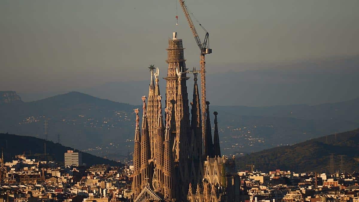 Barcelona’s Sagrada Familia overtakes Ulm Münster, becoming the world’s tallest