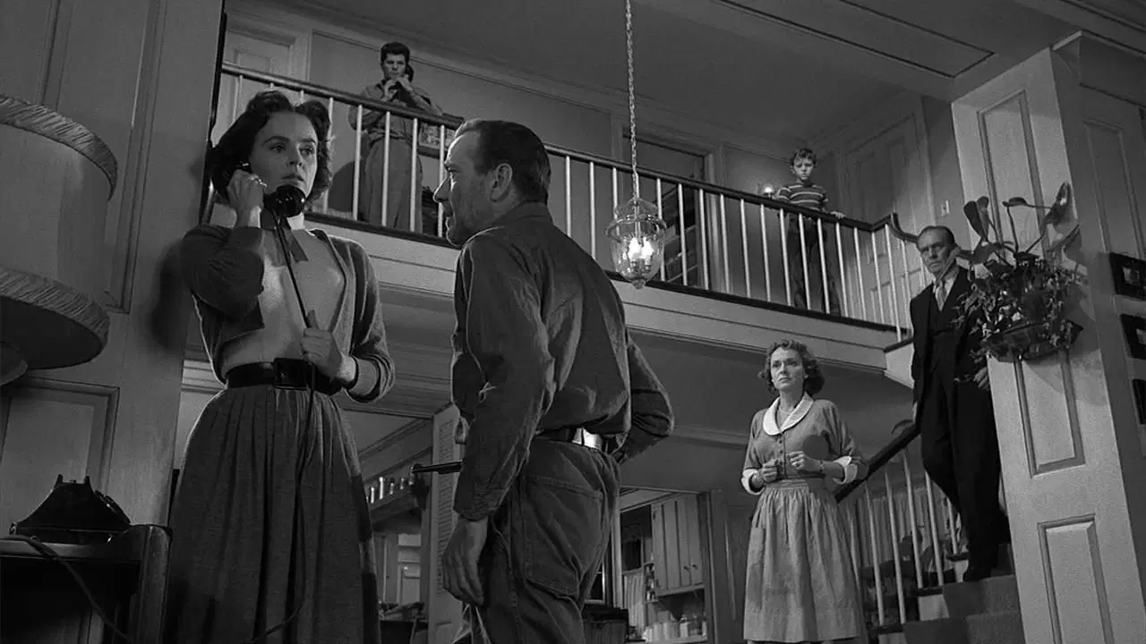 Ümitsiz Saatler Filmi Konusu, Oyuncuları ve IMDb Puanı