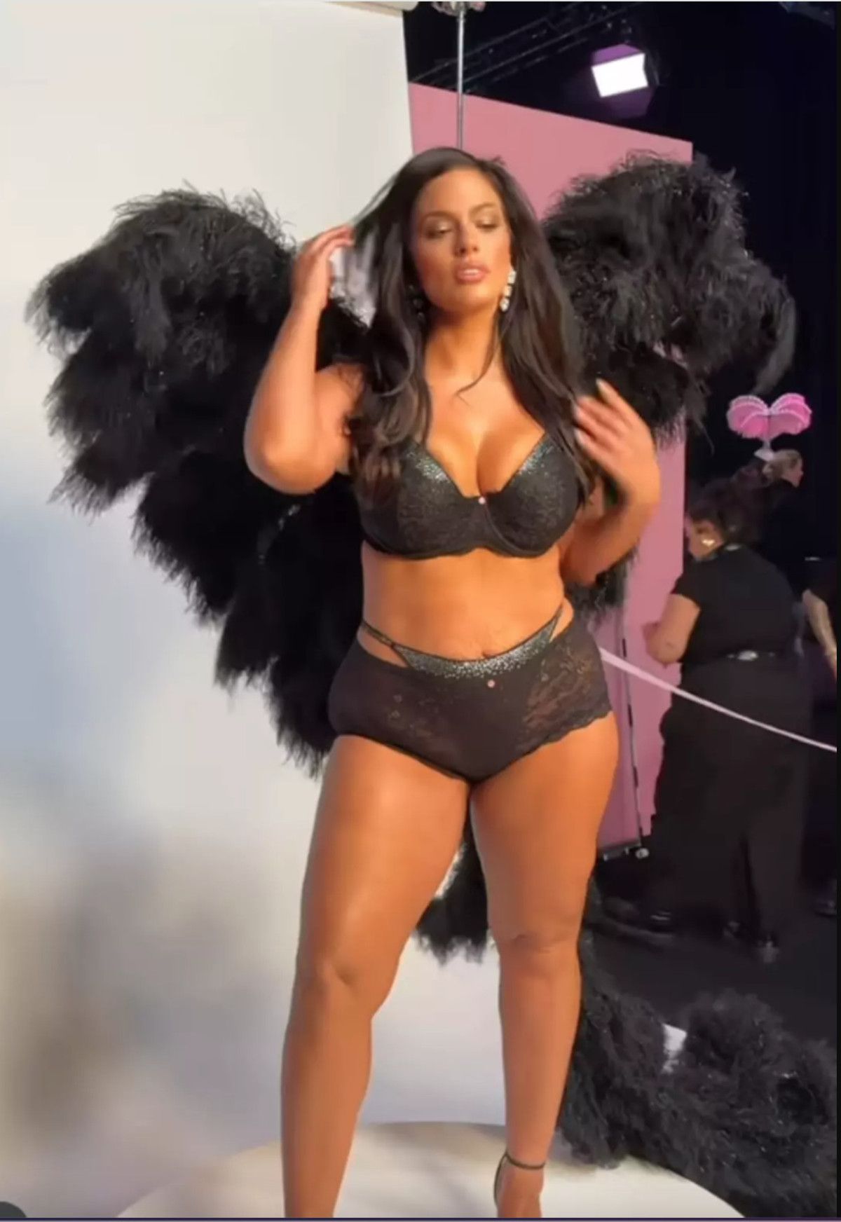 Ashley Graham’dan Duygusal Açıklama