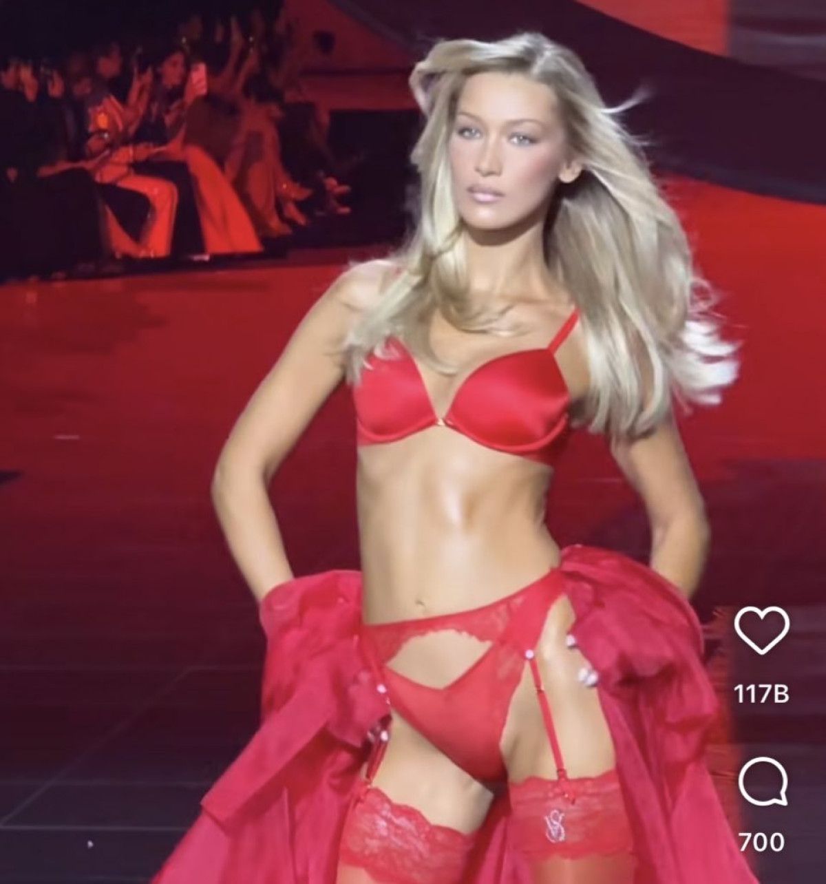 Victoria’s Secret Defilesinde Göz Kamaştıran Gece