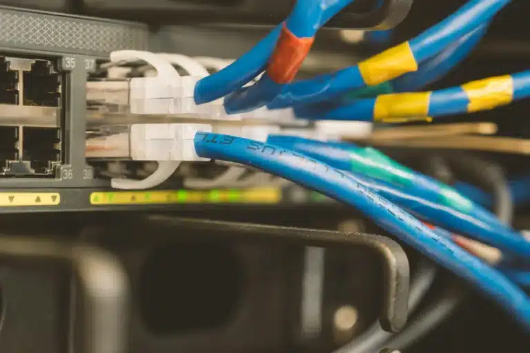 Modem ışıkları neden yanıp söner?