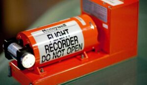 Kara kutu nedir, nasıl çalışır ve uçak kazalarında neden bu