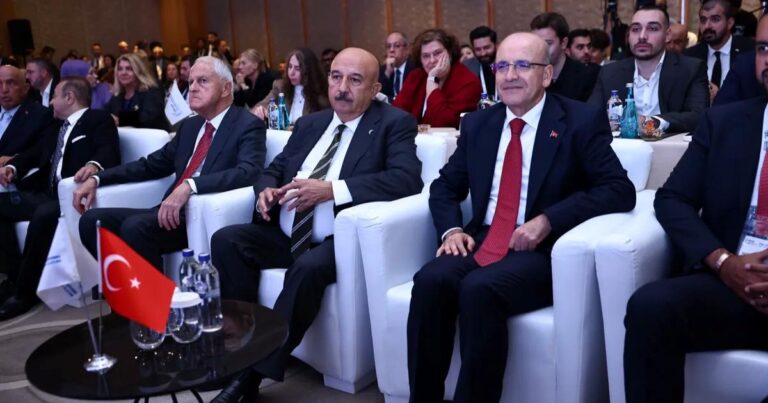 Mehmet Şimşek’ten Küresel Ekonomi ve Türkiye’nin Büyüme Vizyonuna Dair Açıklamalar