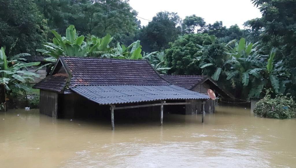 Severe Floods Devastate Central Vietnam, Leaving Dozens Dead and Thousands Affected