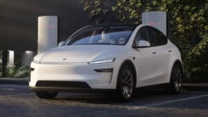 Tesla Model Y’nin Türkiye fiyatı ve donanım özellikleri kullanıcılar arasında