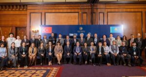 Türk ve Kazak iş insanları, ticaret hacmini 10 milyar dolarlık