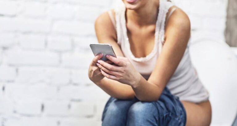 Tuvalette Akıllı Telefon Kullanımı Hemoroid Riskini Artırıyor