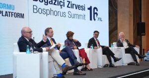 Vodafone CEO’su Engin Aksoy, yeni nesil iş dünyasında öğrenme, esneklik