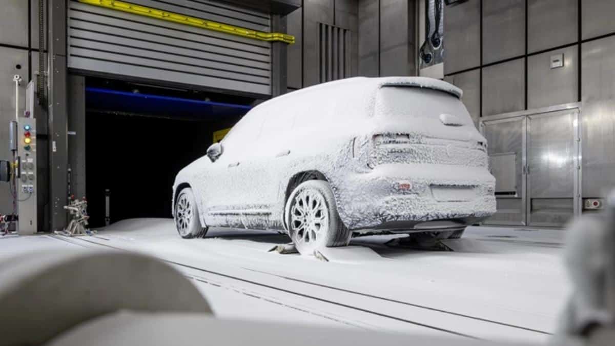 Yeni Mercedes-Benz GLB: Akıllı Teknoloji ve Gelişmiş Konforla 8 Aralık’ta Tanıtılıyor