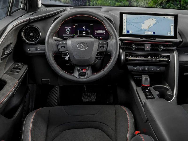 Yeni Nesil Toyota CHR: Sportif Tarzı ve ÖTV Muafiyetiyle Dikkat Çekiyor