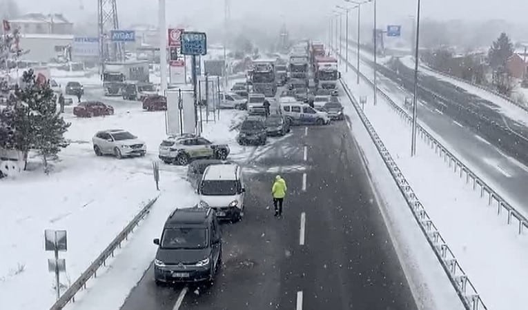 30 Aralık 2025 Bolu-Gerede Yolu Son Durum: Kar Yağışı Nedeniyle Ulaşımda Son Gelişmeler