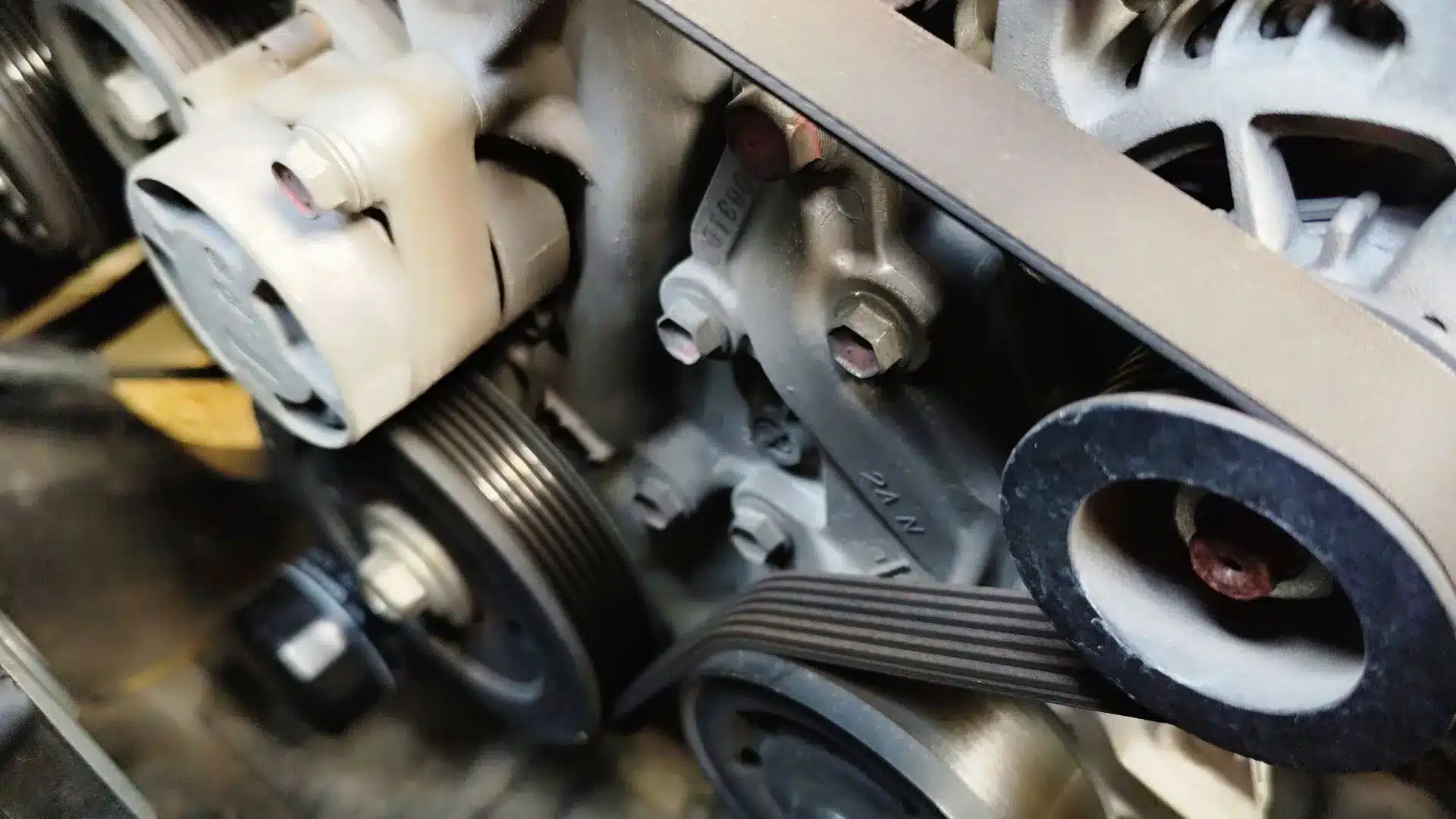 Motor alt takımdan tıkırtı sesi gelmesinin sebebi nedir?