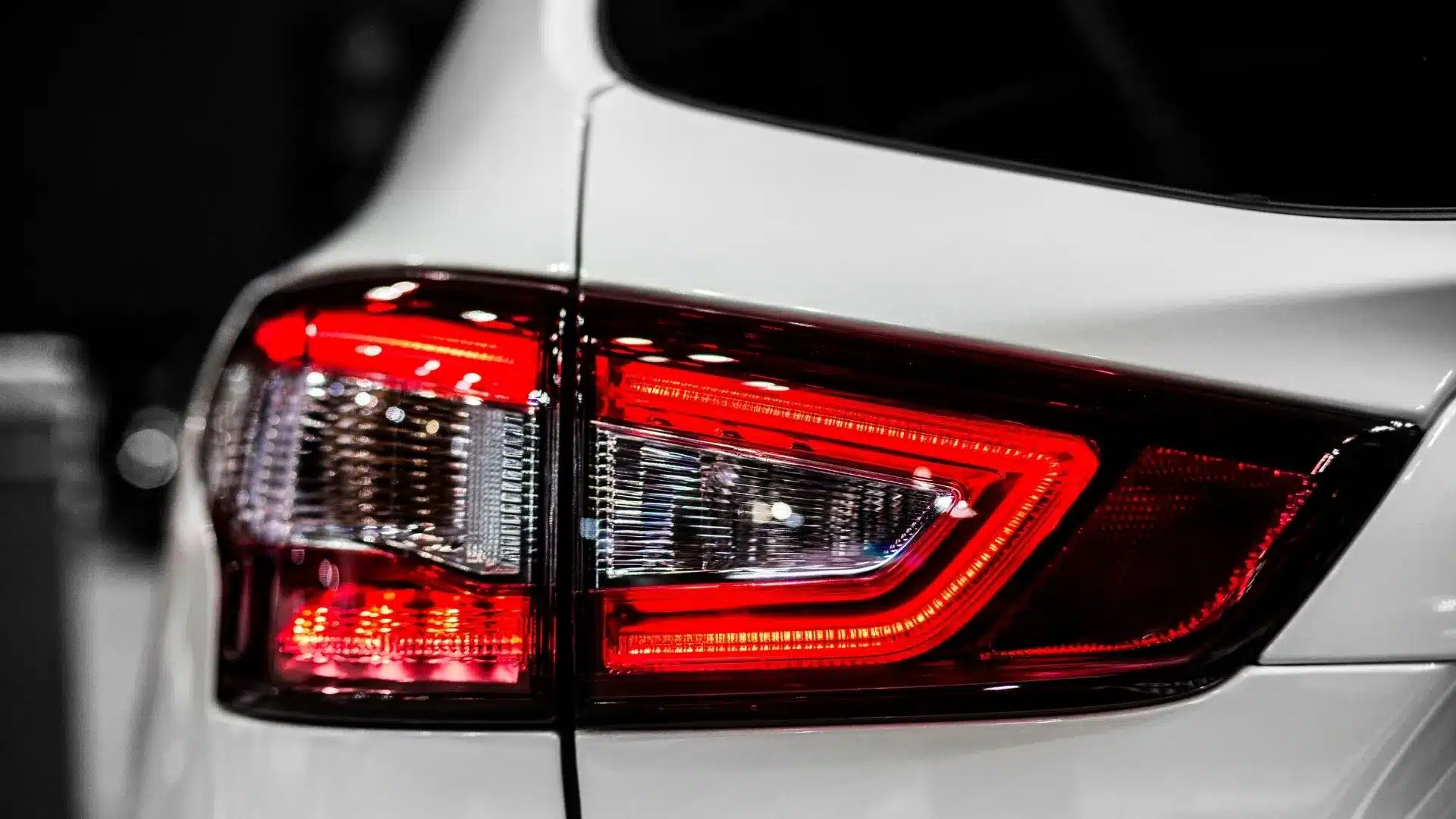 Stop lambaları neden yanmaz?