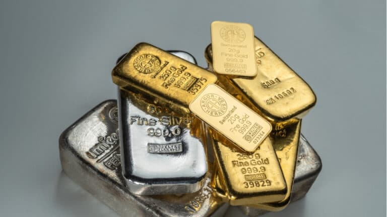 Altın Fed sonrası geriledi, gümüş ise rekor kırdı
