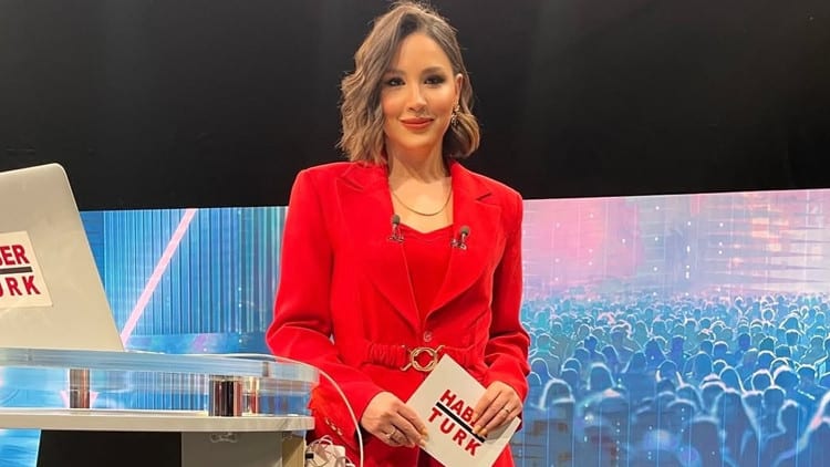 Nur Köşker Kimdir?