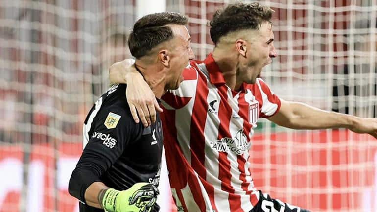 Estudiantes, Platense'i Mağlup Ederek Kupayı Kaldırdı