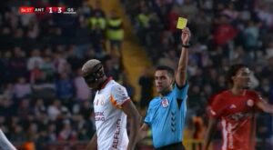 VİCTOR OSİMHEN CEZALI DURUMA DÜŞTÜ