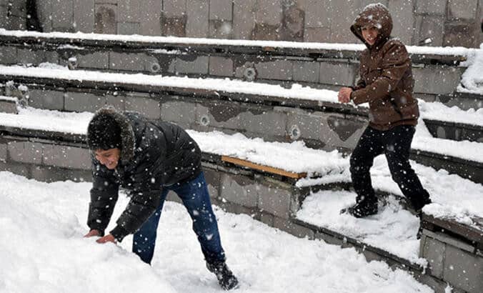 Yarın Okullar Tatil mi? Son Dakika Hava Durumu ve Valilik Açıklamaları