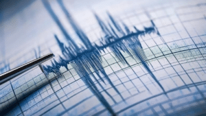 Ağrı'nın Doğubayazıt ilçesinde 3.8 büyüklüğünde deprem meydana geldi. Vatandaşlar kısa
