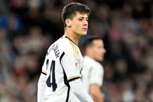 La Liga'nın 21. haftasında Real Madrid, Villarreal'i 2-0 yenerek zirve