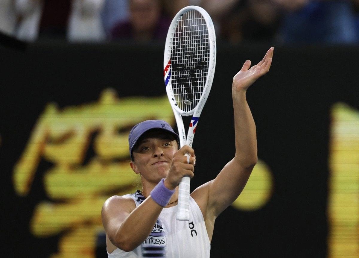 Swiatek Zorlanmadan Kazandı